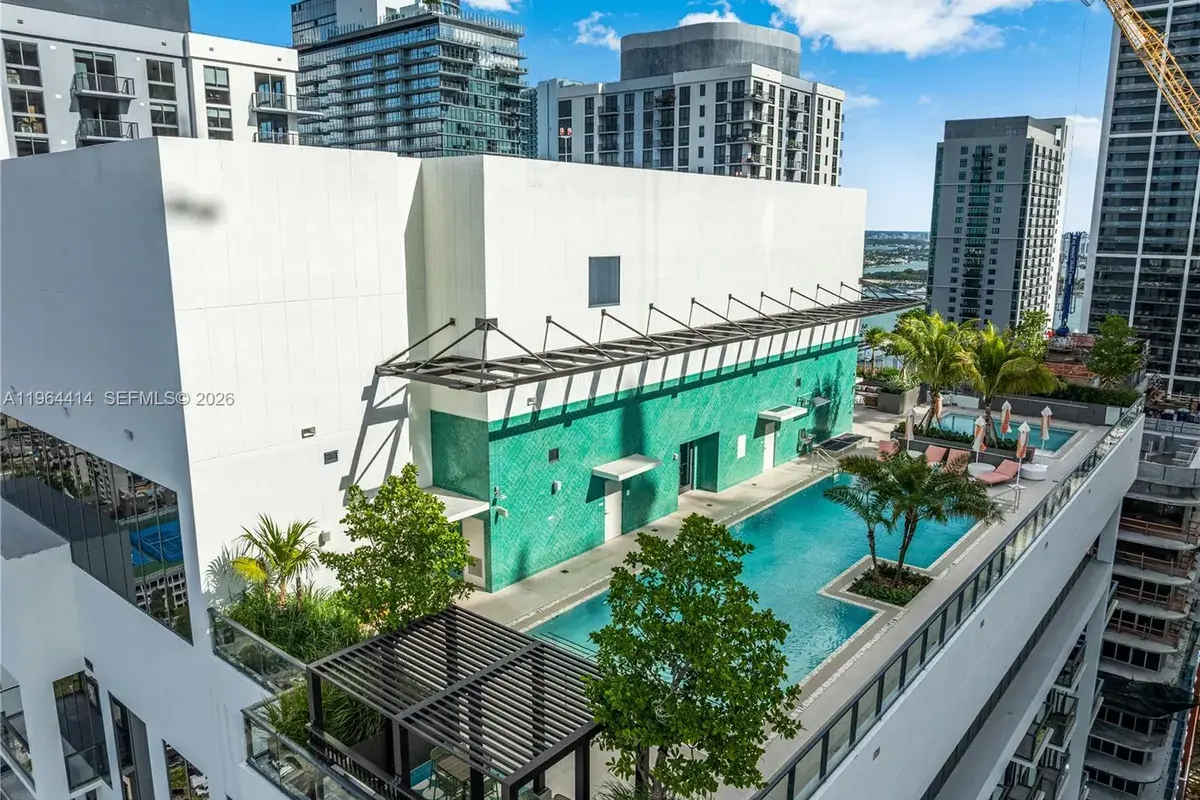 11 NE 6th # 2901, Miami FL 33132