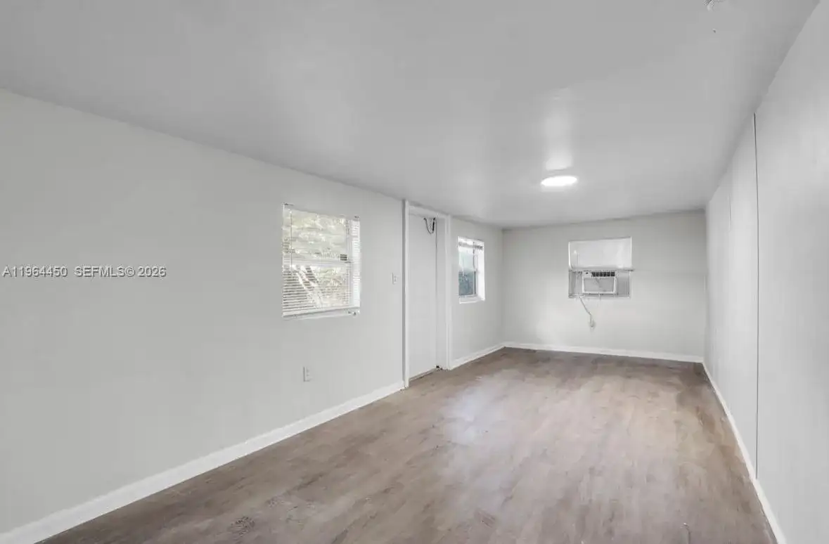 914 NW 80th St, Miami FL 33150 photo 2