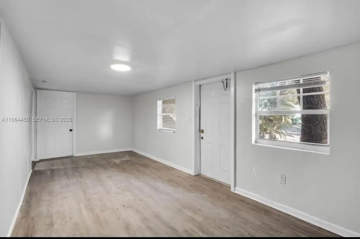 914 NW 80th St, Miami FL 33150 photo 5