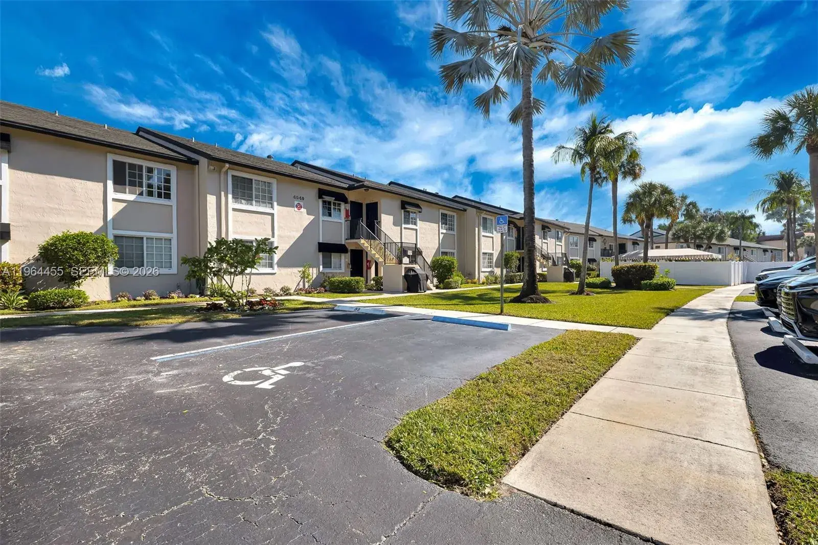 4040 Crystal Lake Dr # 105, Deerfield Beach FL 33064