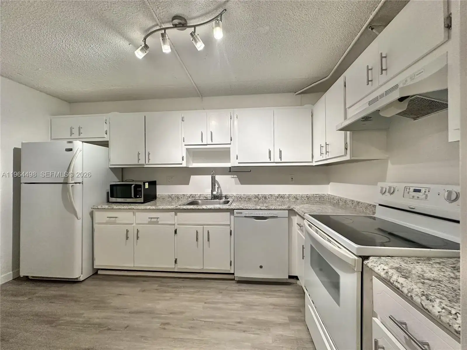 1470 NE 125th Ter # 210, North Miami FL 33161 photo 2