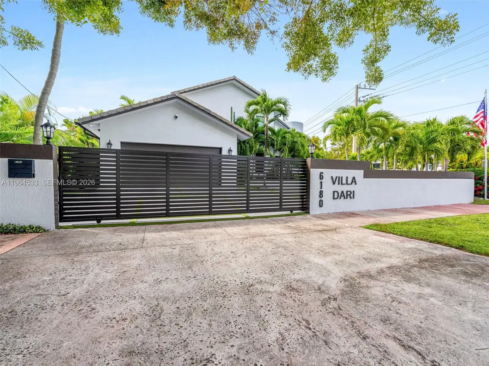 6180 Pine Tree Dr, Miami Beach FL 33140 photo 5