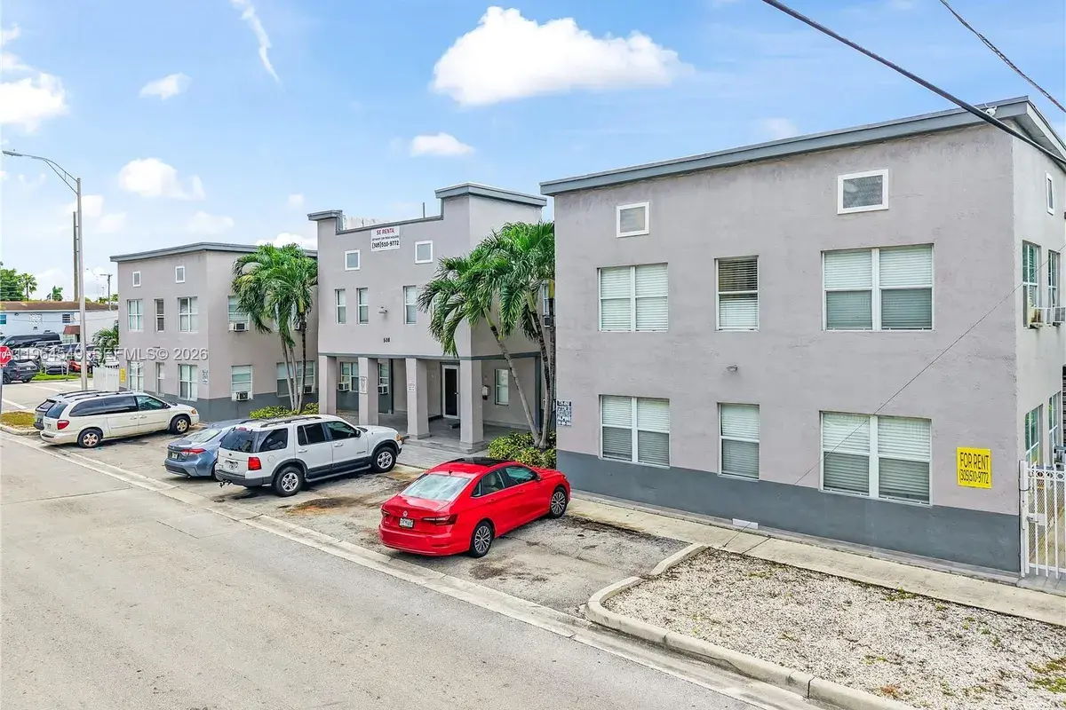 508 W 1st Ave, Hialeah FL 33010