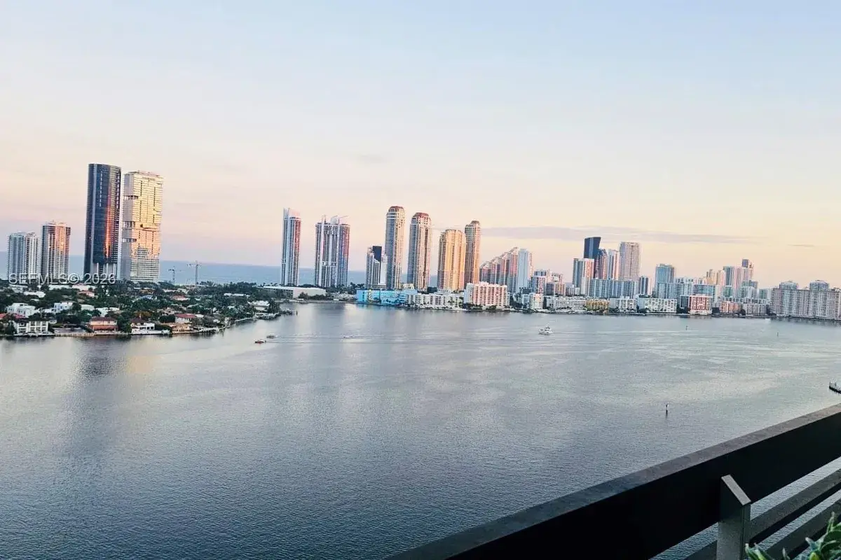 3530 Mystic Pointe Dr # 2215, Aventura FL 33180