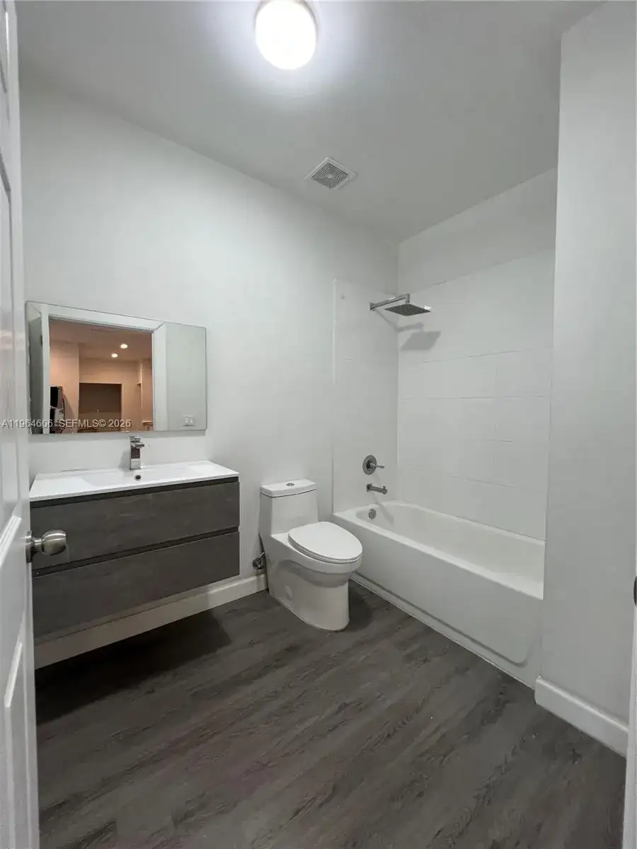 2311 NW 22nd Ave # 405, Miami FL 33142 photo 2