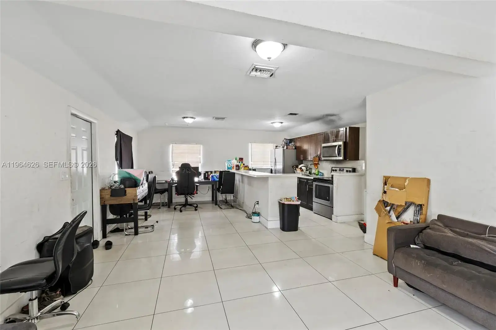 2071 NW 86th St, Miami FL 33147 photo 2