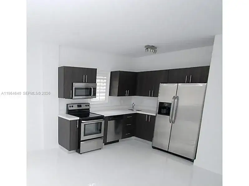 2 bedroom 1 bath Residential for sale at 1255 PENNSYLVANIA AV # 102, Miami Beach FL 33139