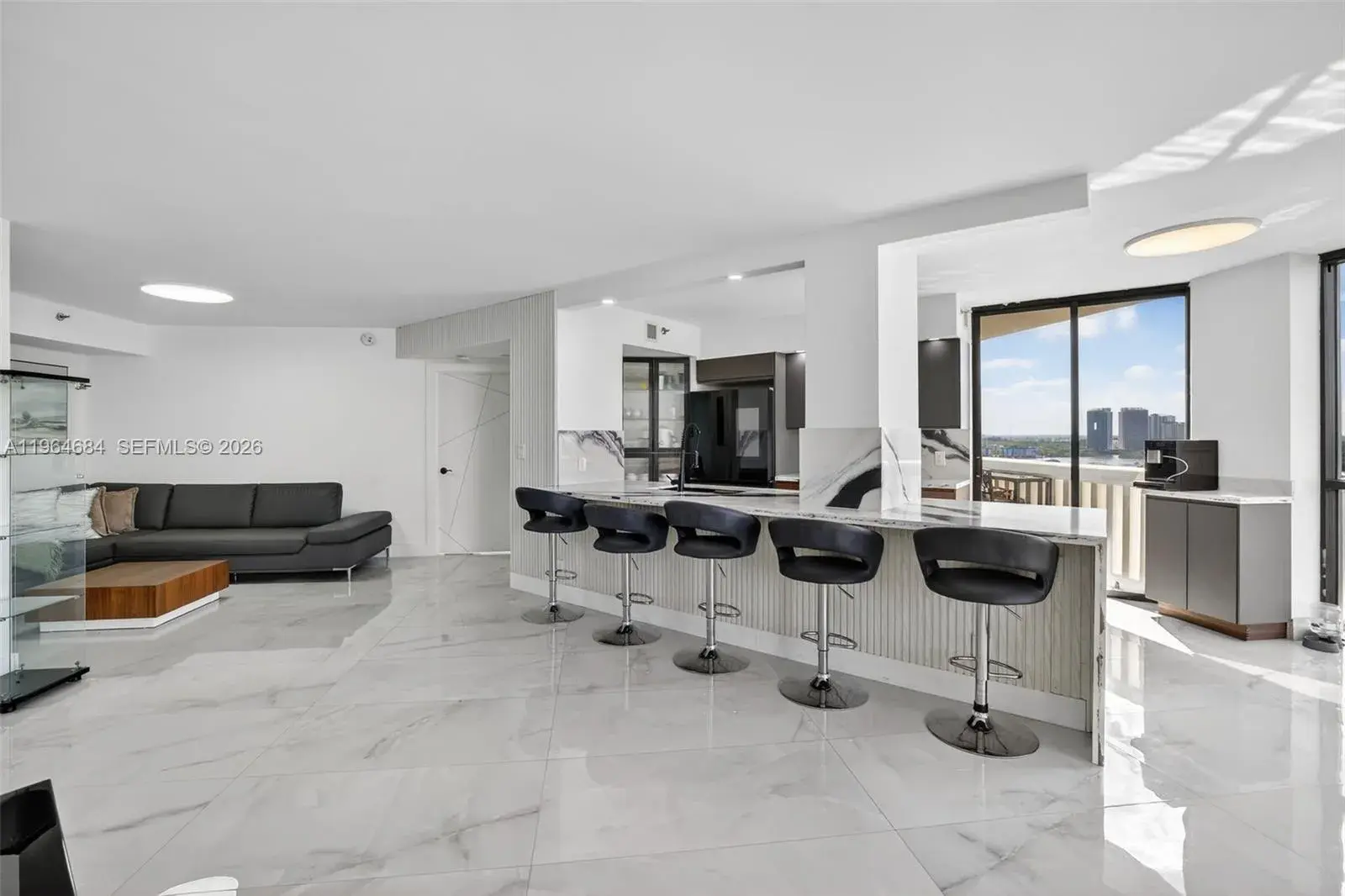 1000 Island Blvd-RENOVATED # 1710, Aventura FL 33160