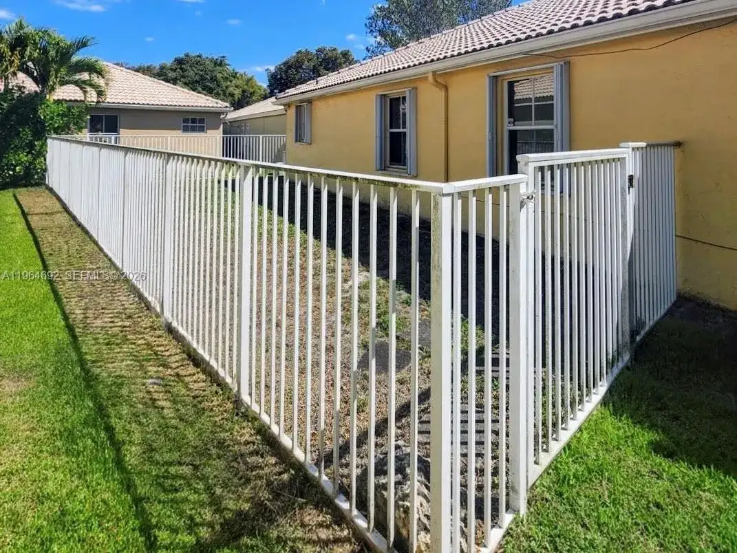 4309 Pine Ridge Ct, Weston FL 33331 photo 2