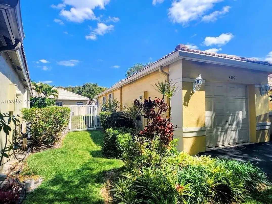 4309 Pine Ridge Ct, Weston FL 33331 photo 4