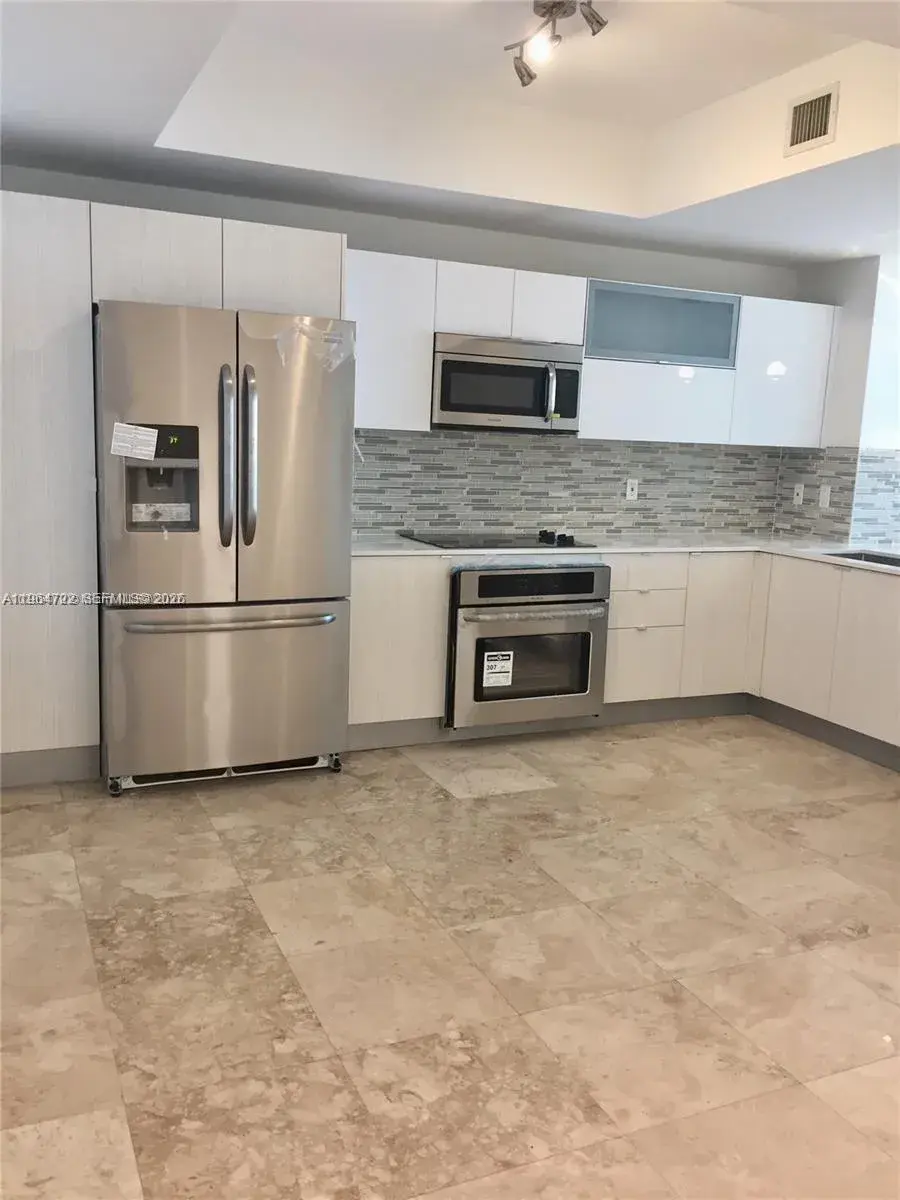 3330 NE 190th St # 1117, Aventura FL 33180