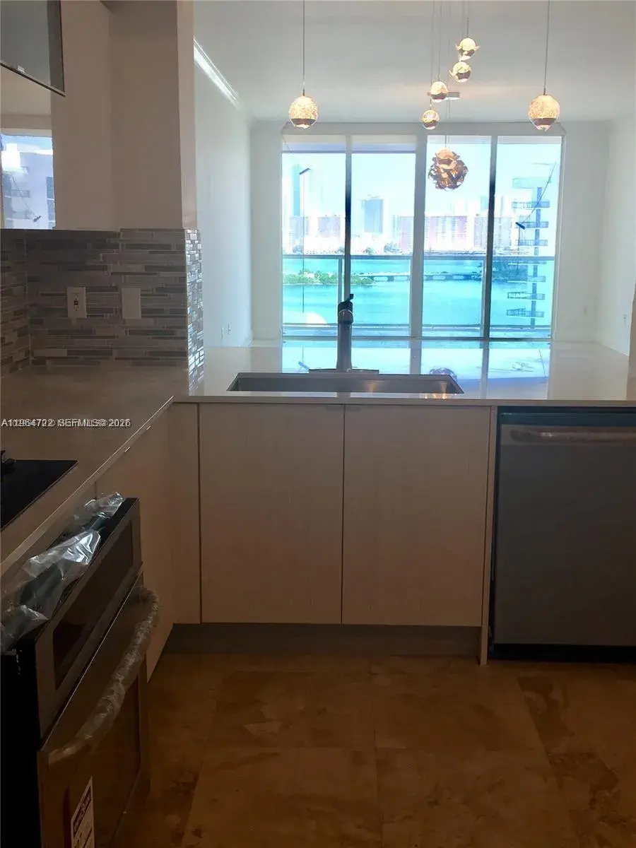 3330 NE 190th St # 1117, Aventura FL 33180