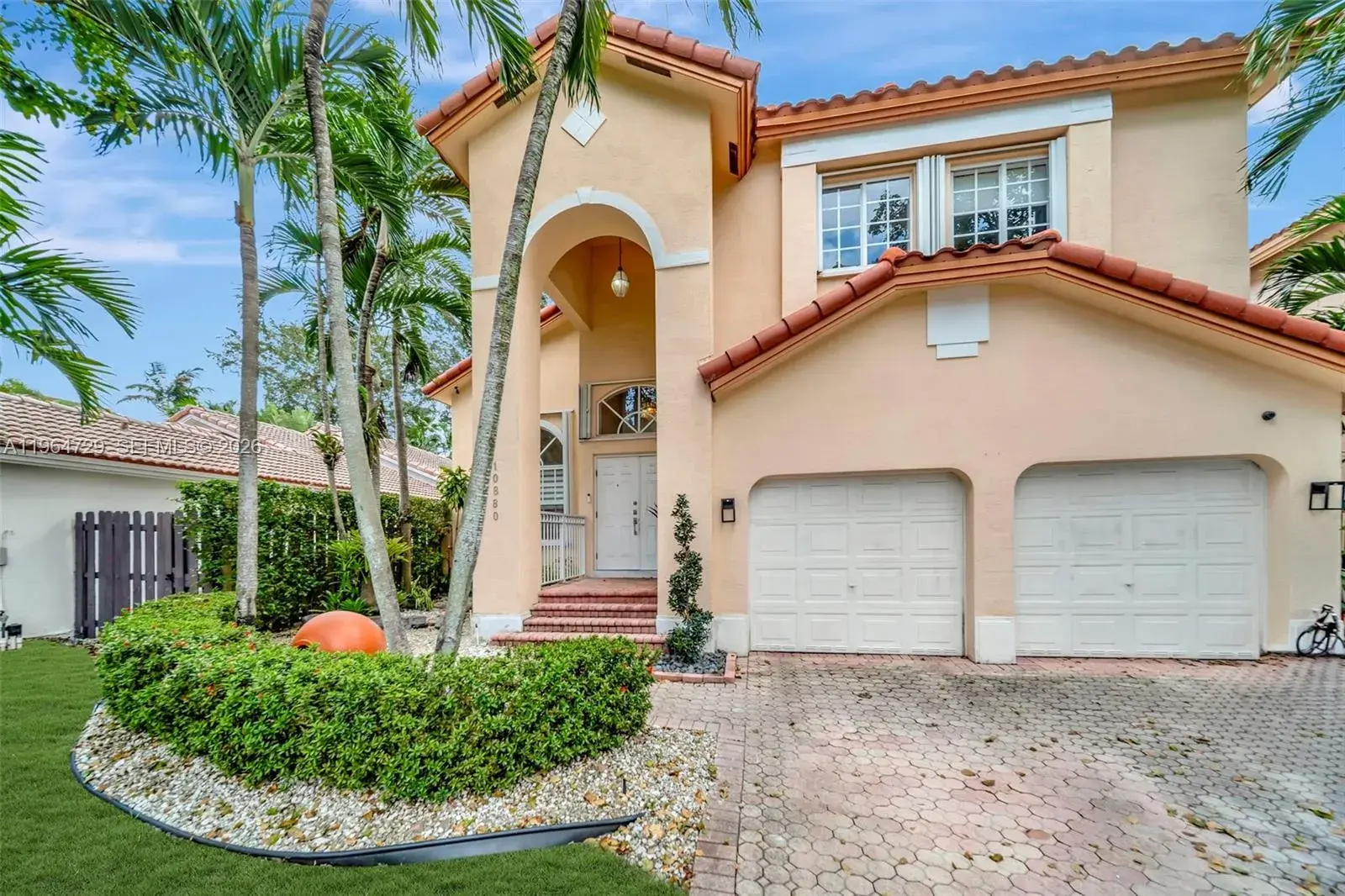 10880 NW 58th Ter, Doral FL 33178