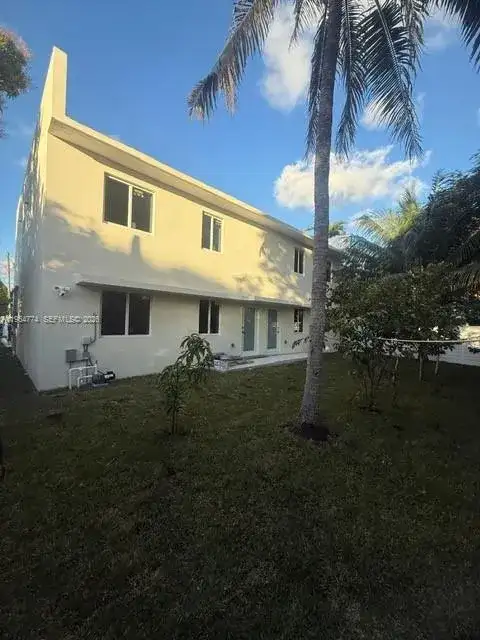 166 NE 70th St, Miami FL 33138 photo 2
