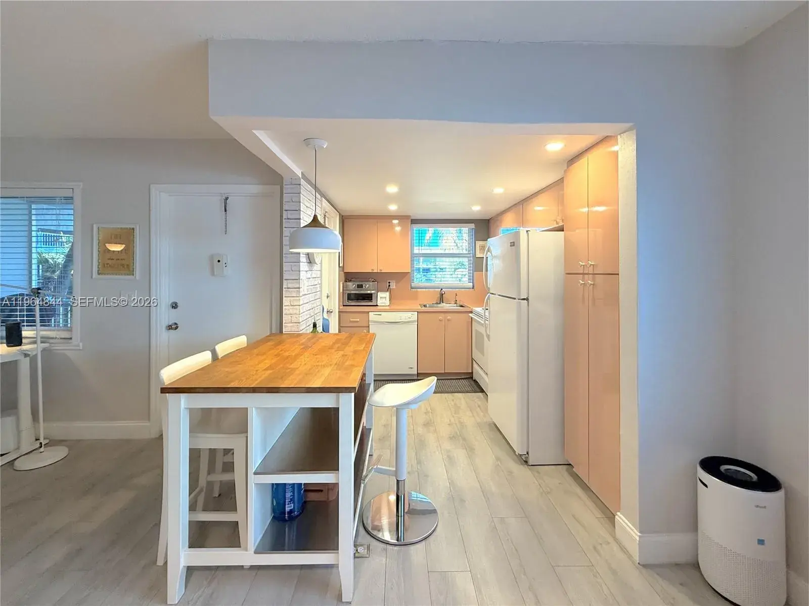 541 Blue Heron Dr # 201, Hallandale Beach FL 33009