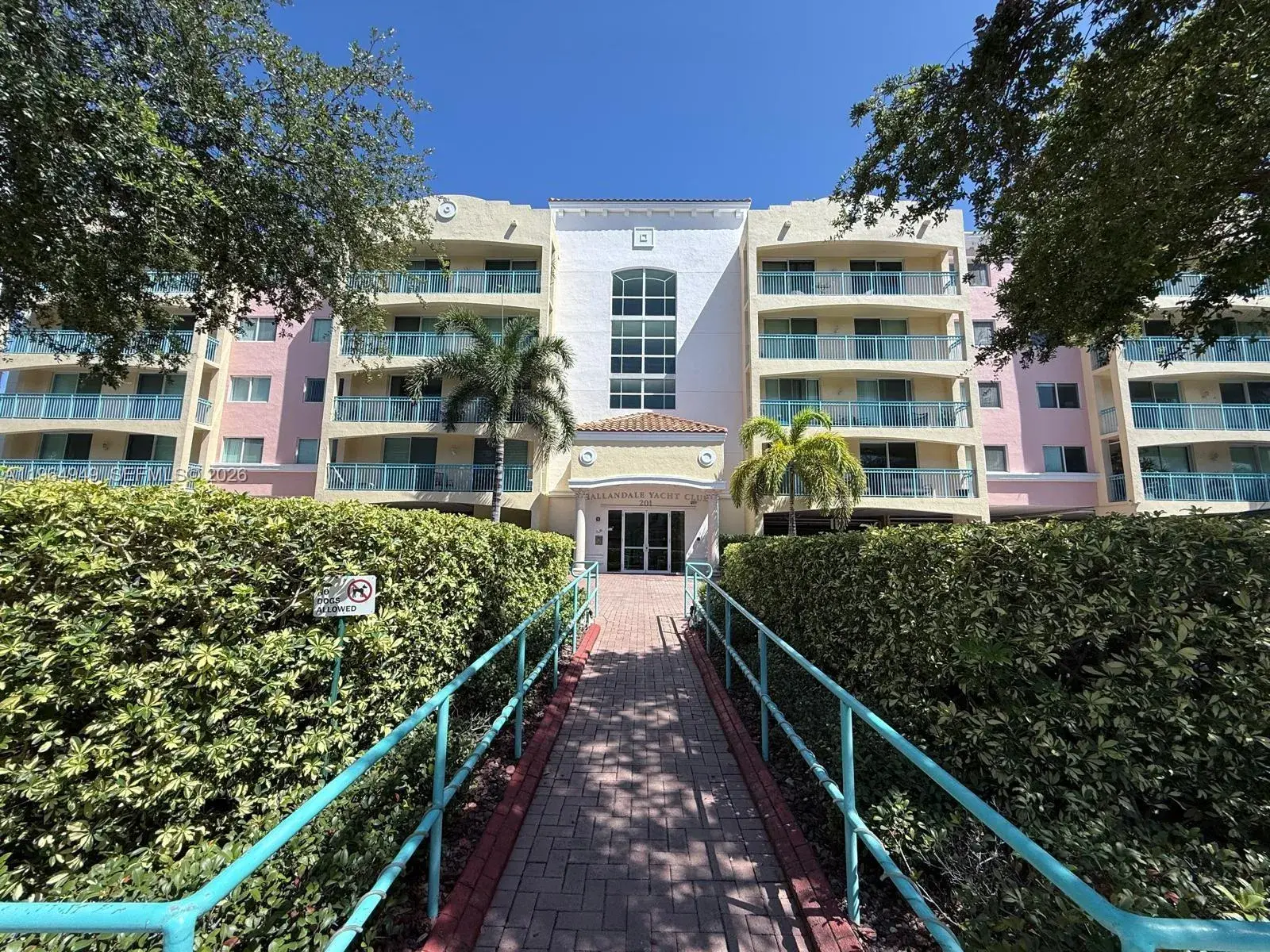 201 Golden Isles Dr # 311, Hallandale Beach FL 33009
