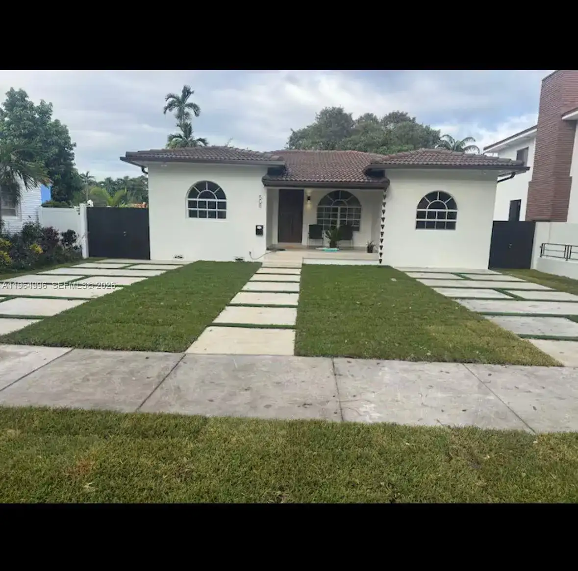 508 De Leon Dr, Miami Springs FL 33166 photo 2