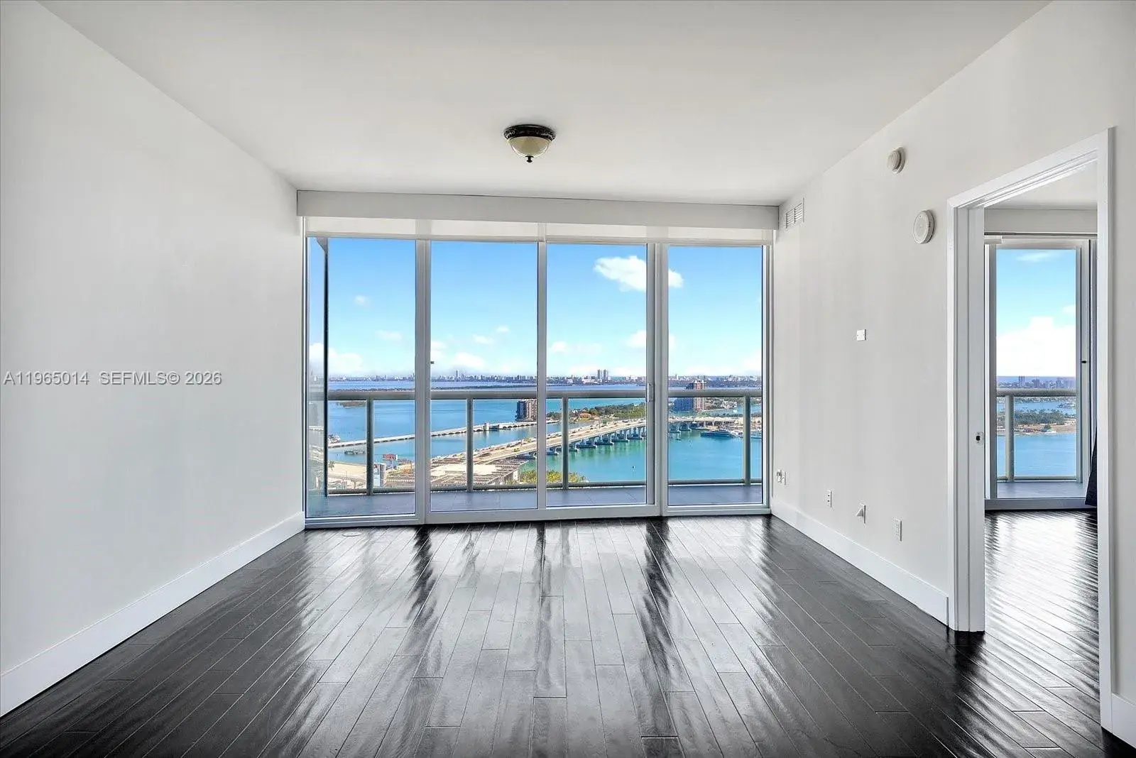 888 Biscayne Blvd # 3111, Miami FL 33132