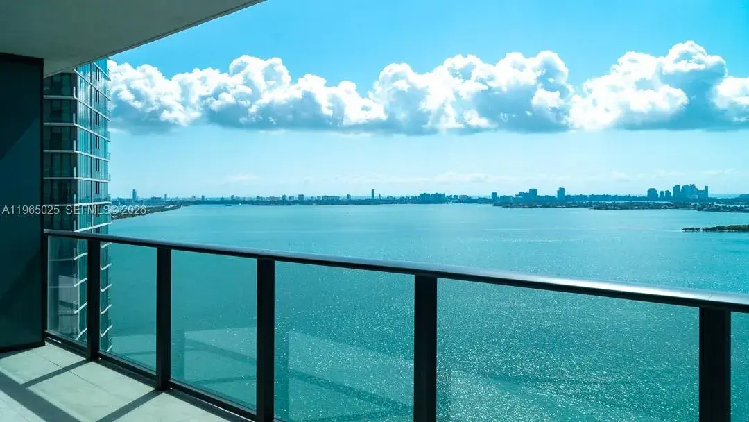 650 NE 32nd St # 2105, Miami FL 33137