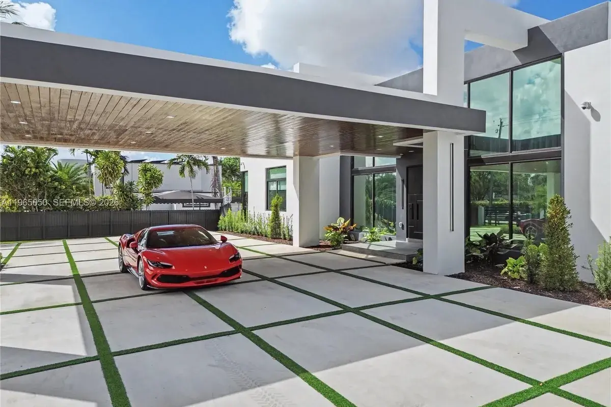 11481 SW 93 St, Miami FL 33176