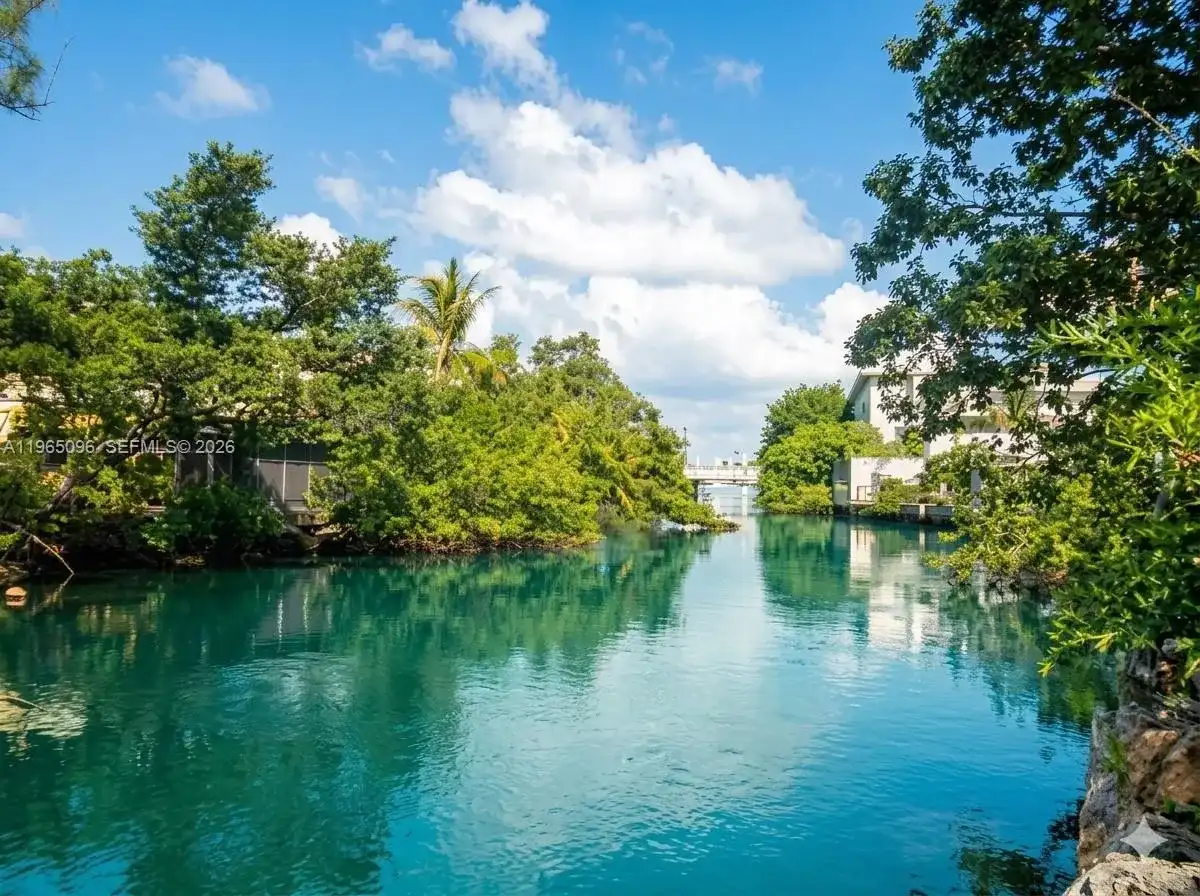 531 NE 77, Miami FL 33138
