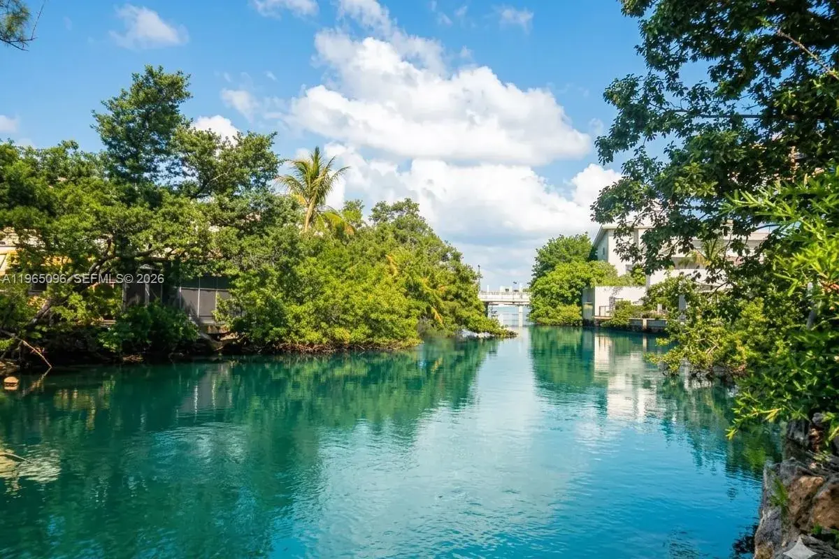 531 NE 77, Miami FL 33138