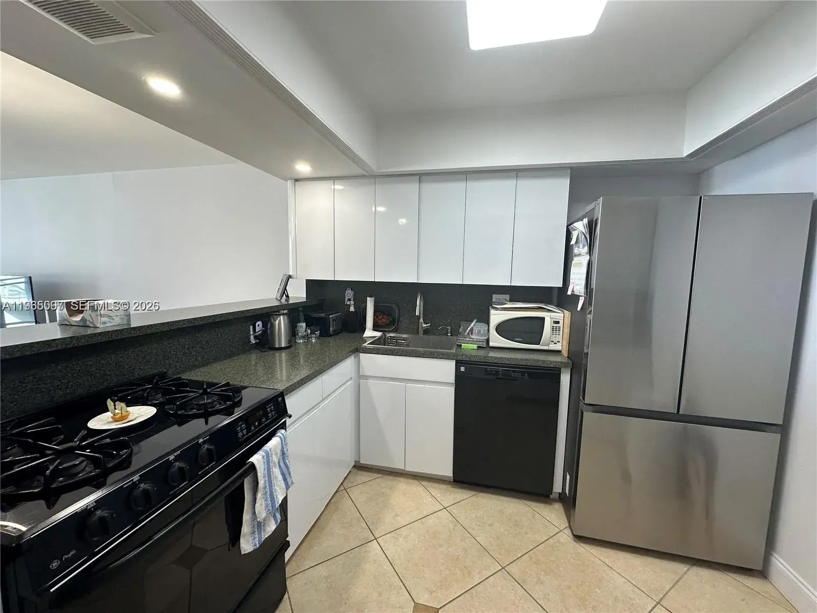 2030 S Ocean Dr # 2217, Hallandale Beach FL 33009