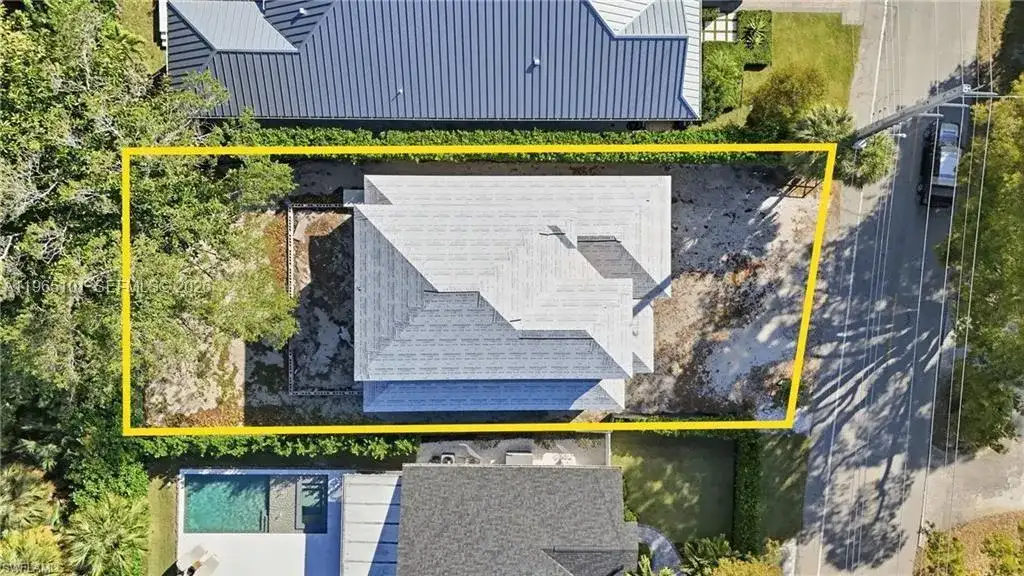 1070 13th St N, Naples FL 34102 photo 5