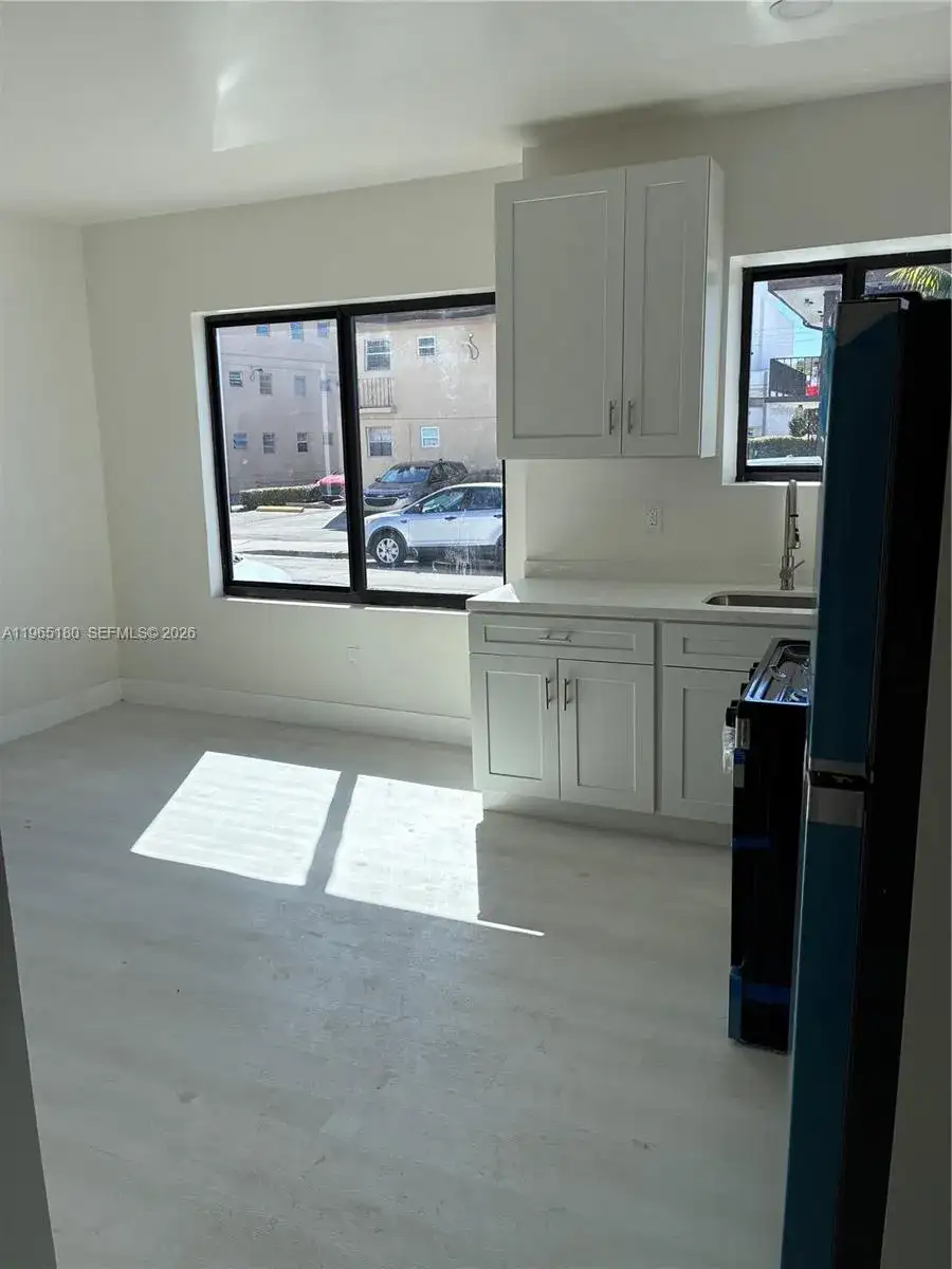 433 SW 6th St # 5, Miami FL 33130 photo 4