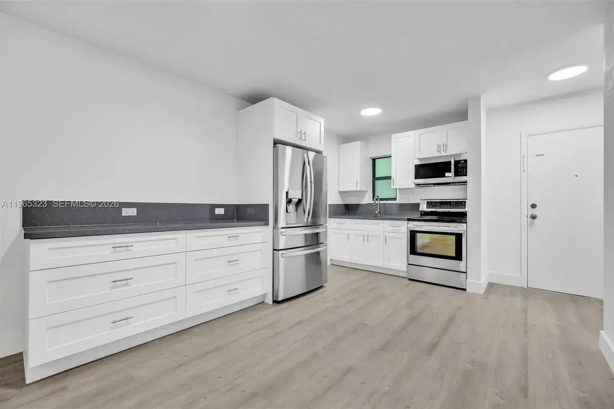 1530 SW 2nd St # 301, Miami FL 33135
