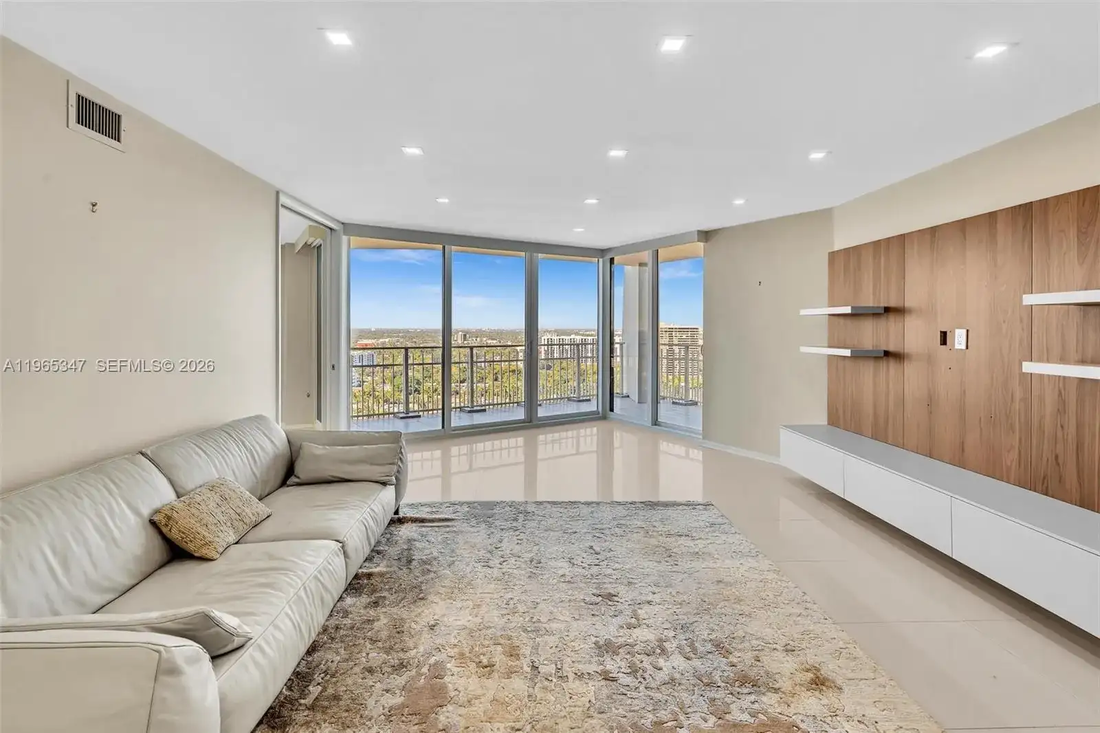 4000 Towerside Ter, Miami FL 33138 photo 2