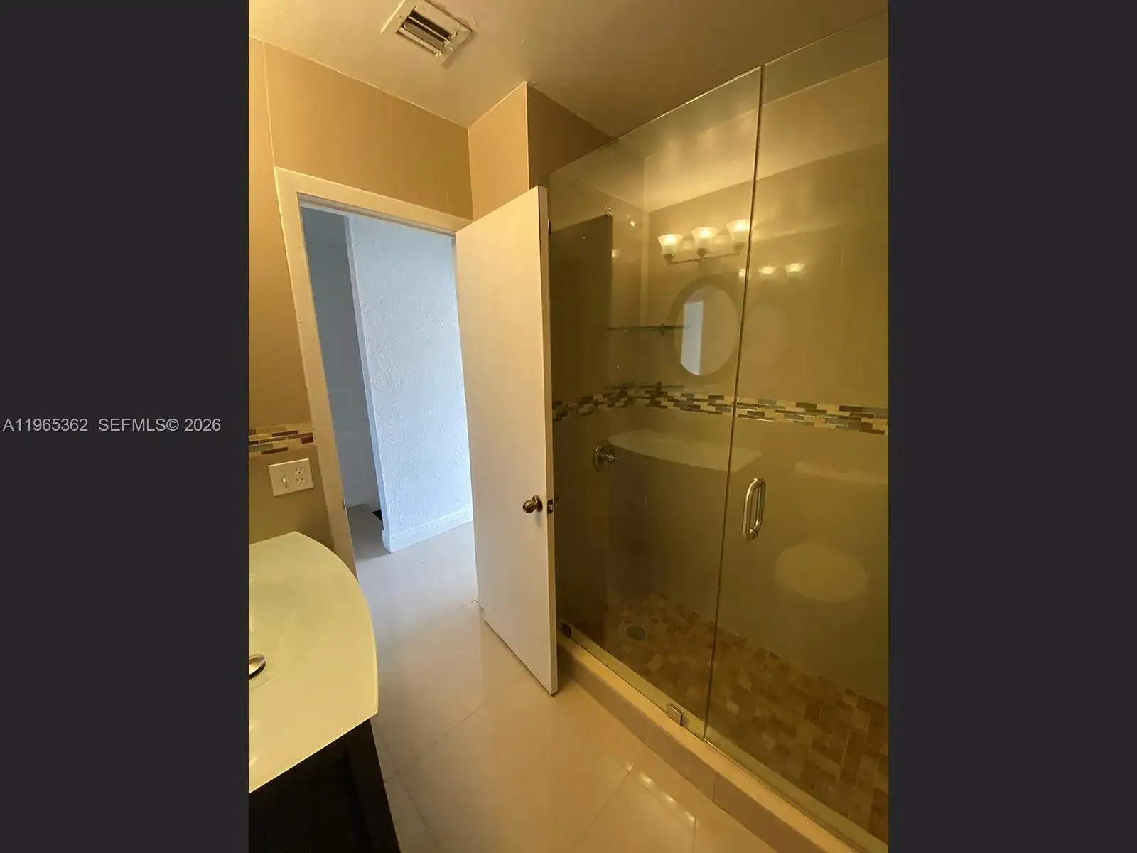 8031 NW 8th St # 17, Miami FL 33126 photo 4