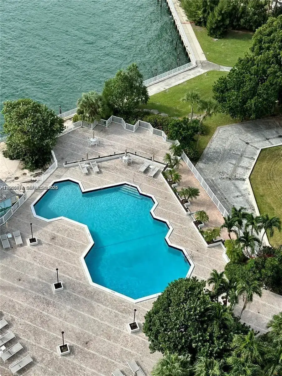 11111 Biscayne Blvd # 18E, Miami FL 33181 photo 3