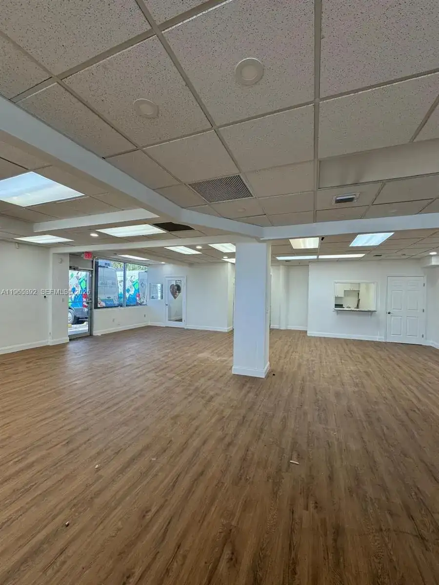 4201 Palm Ave, Hialeah FL 33012 photo 2