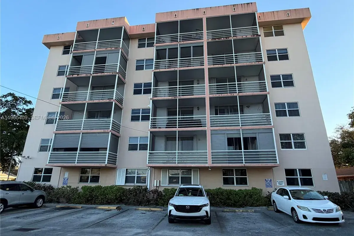 1830 Dixieanna St # 406, Hollywood FL 33020