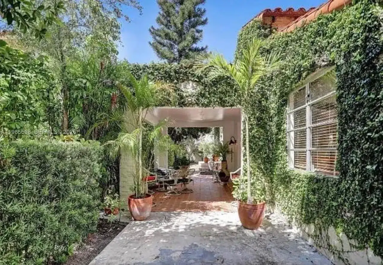 1107 Alhambra Cir, Coral Gables FL 33134 photo 4