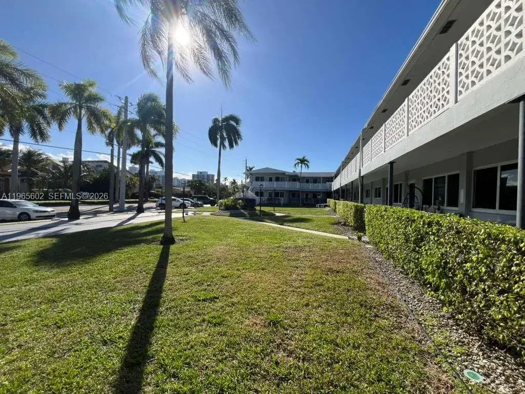 600 Layne Blvd # 110, Hallandale Beach FL 33009