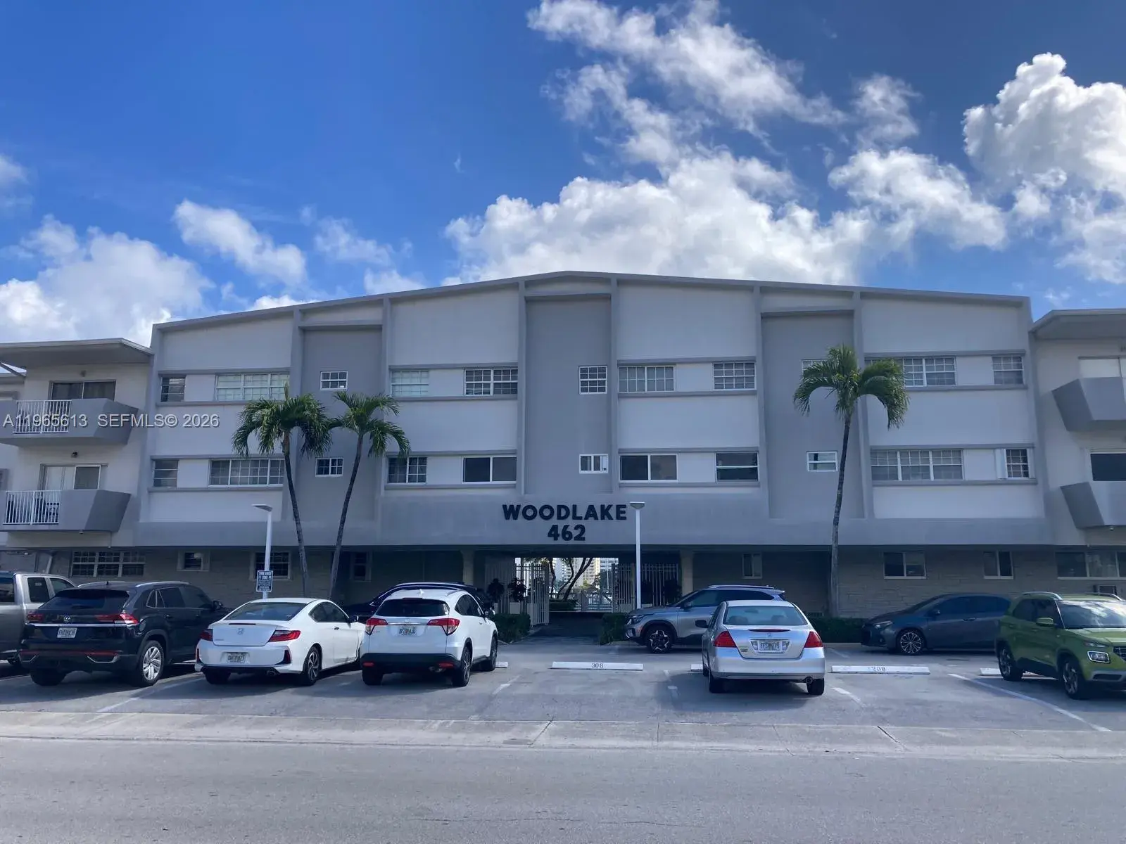 462 Golden Isles Dr # 206, Hallandale Beach FL 33009