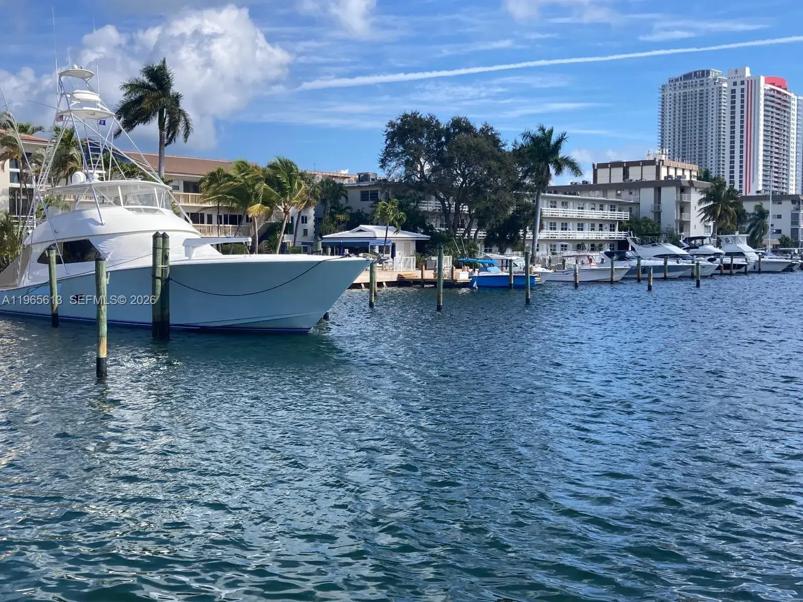 462 Golden Isles Dr # 206, Hallandale Beach FL 33009