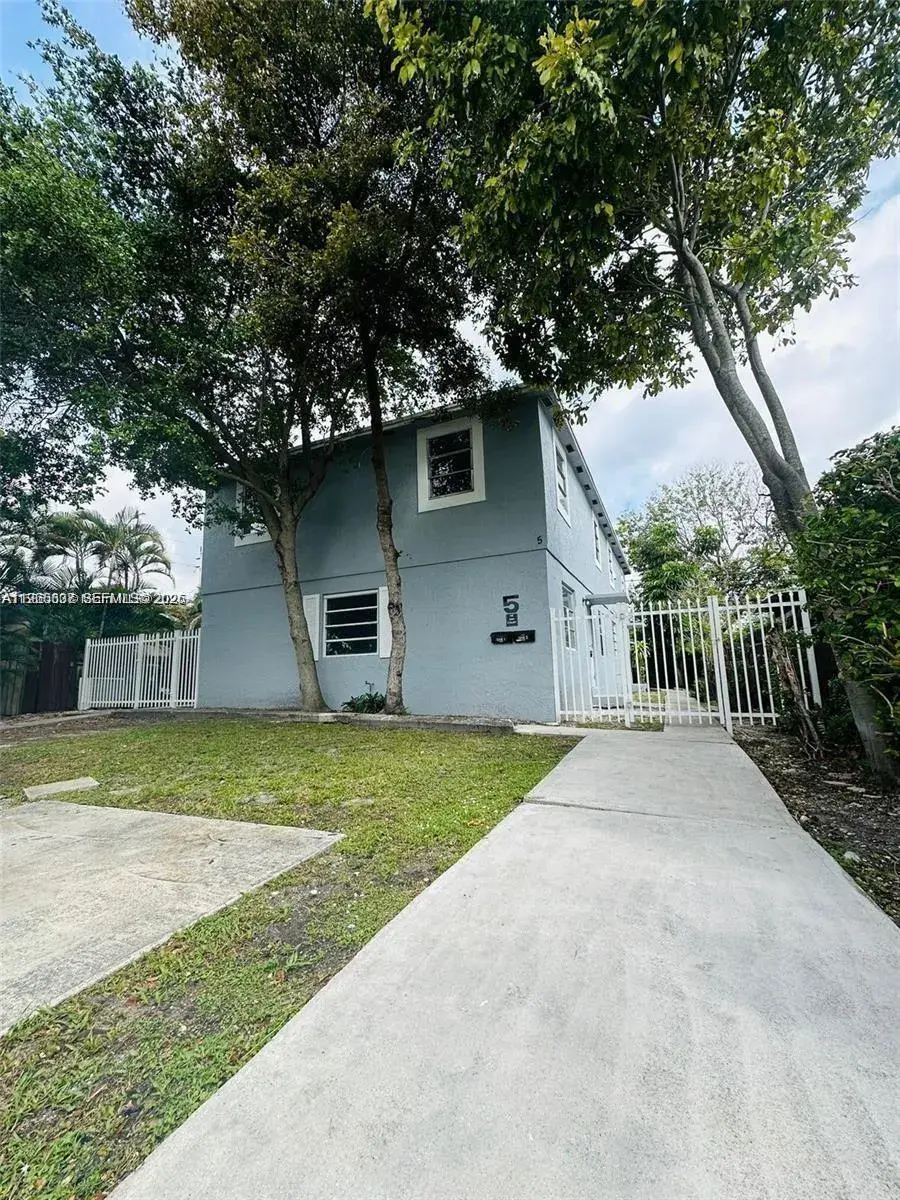 5 NE 16th Ct # 2, Fort Lauderdale FL 33305