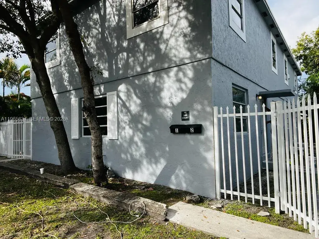 5 NE 16th Ct # 2, Fort Lauderdale FL 33305