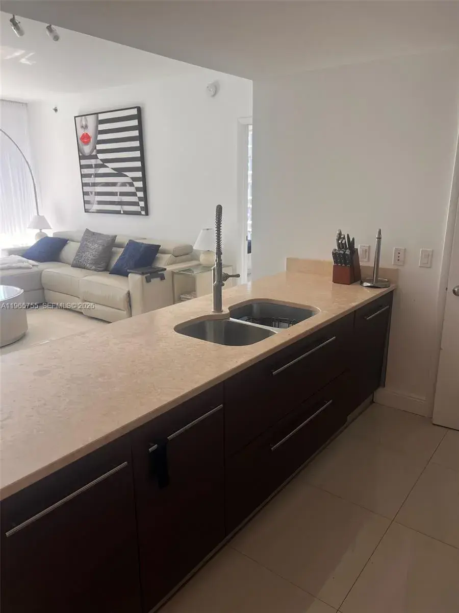 475 Brickell Ave # 3613, Miami FL 33131