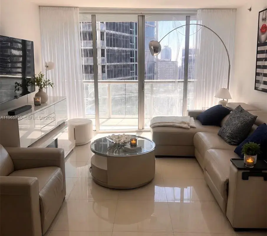 475 Brickell Ave # 3613, Miami FL 33131