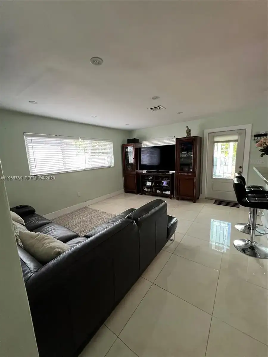 10382 SW 25th St, Miami FL 33165 photo 4