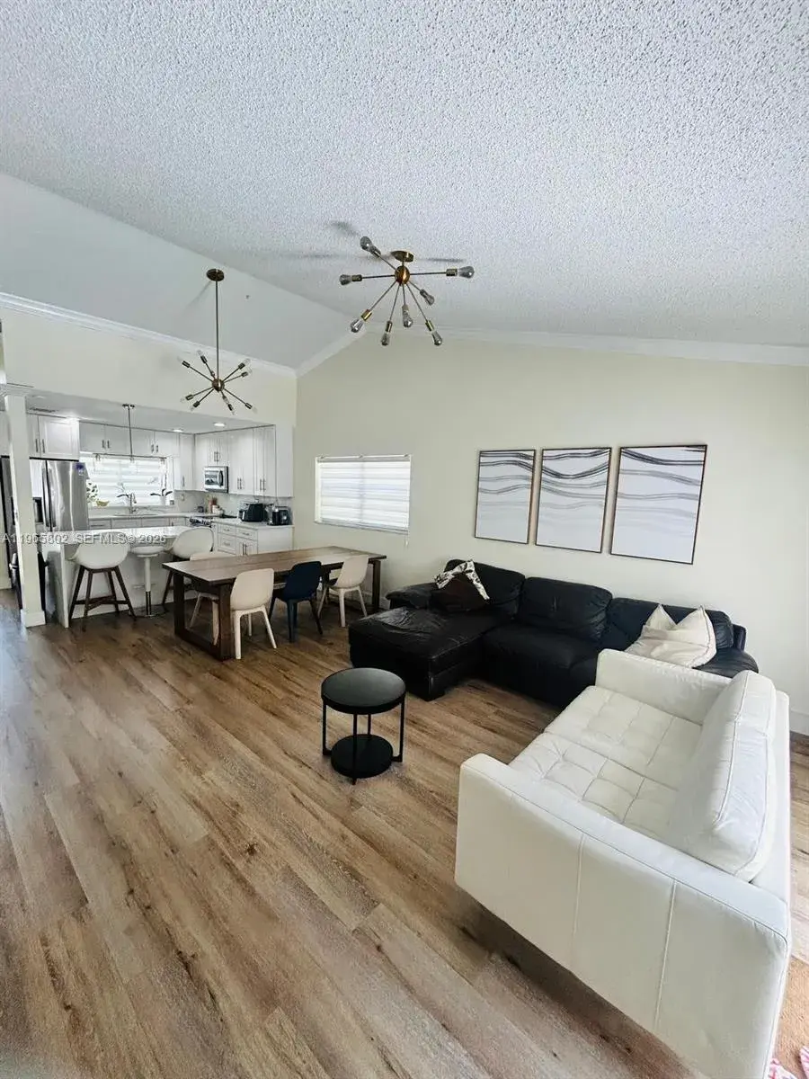 7342 NW 38th Pl, Coral Springs FL 33065