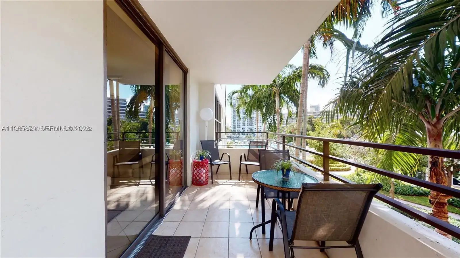 2500 PARKVIEW DR # 417, Hallandale Beach FL 33009 photo 2