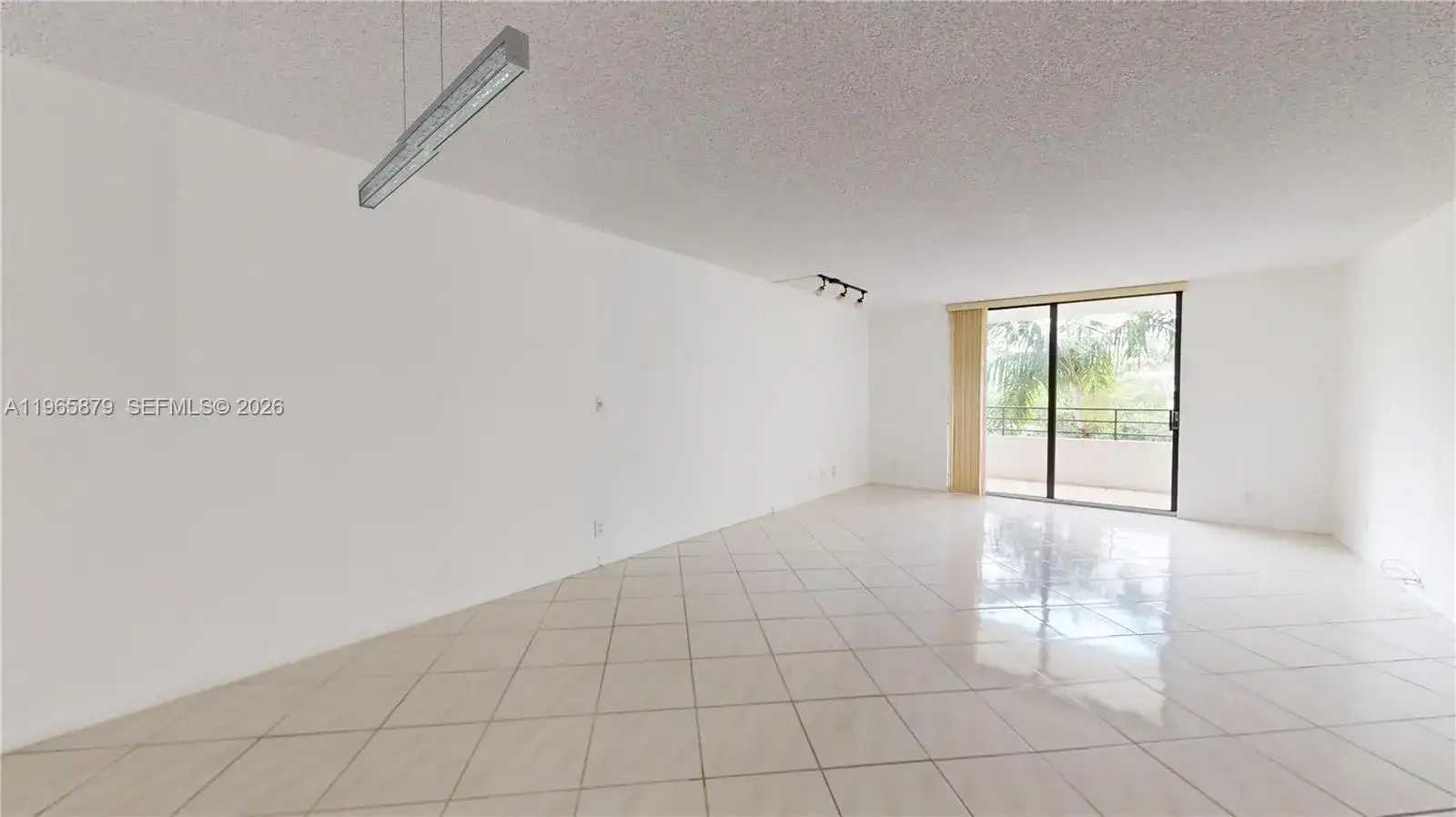 2500 PARKVIEW DR # 417, Hallandale Beach FL 33009 photo 4