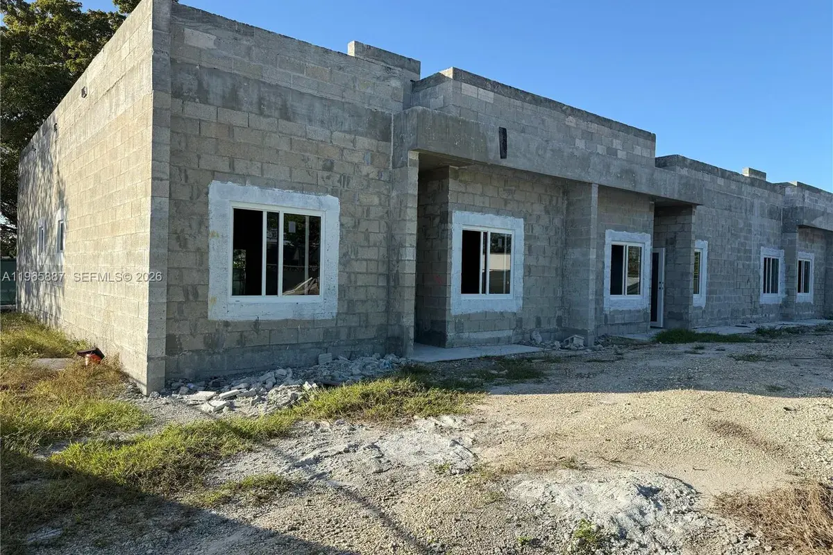 3800 NW 213th Terr, Miami Gardens FL 33055
