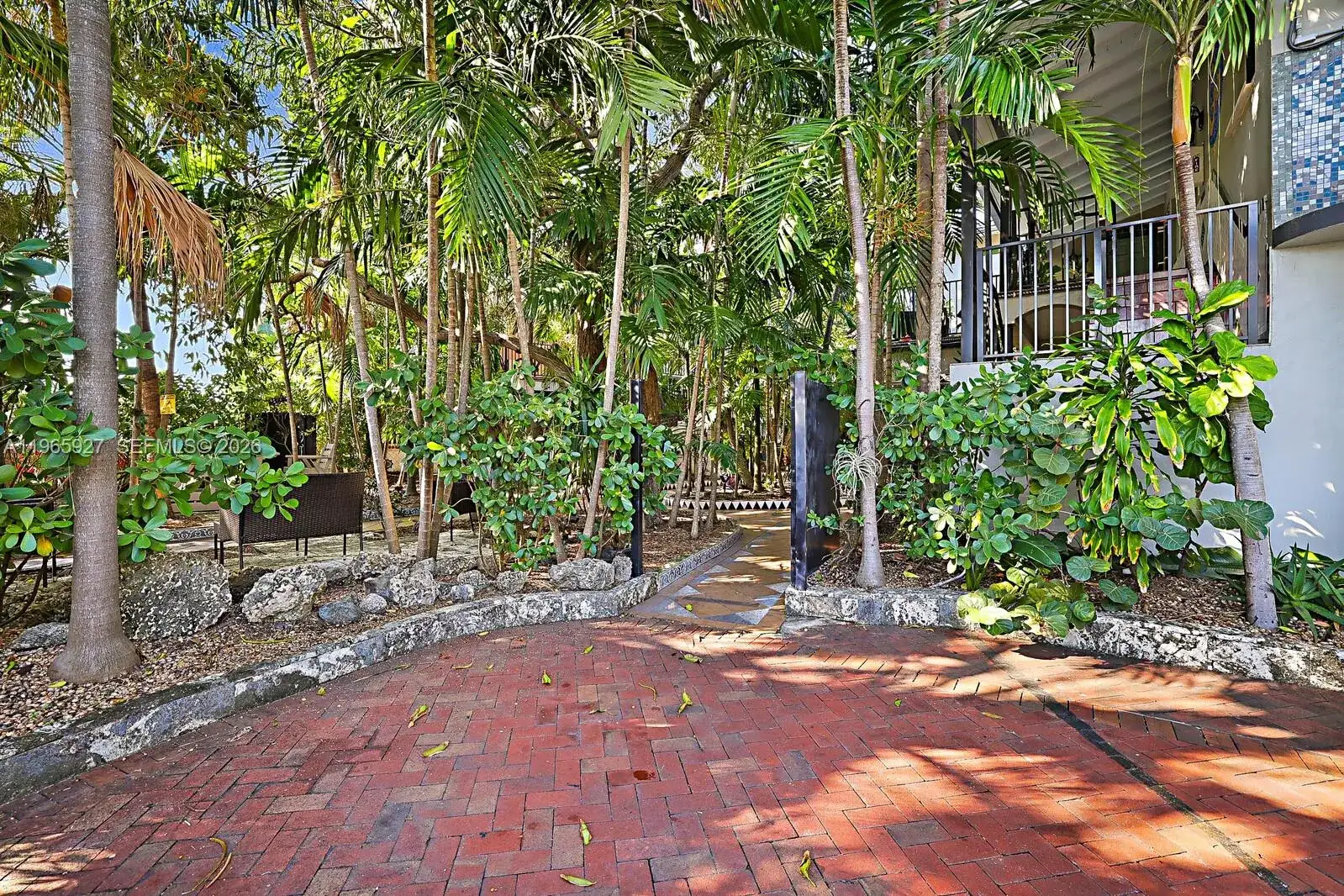 8142 Byron Ave # 3, Miami Beach FL 33141 photo 2