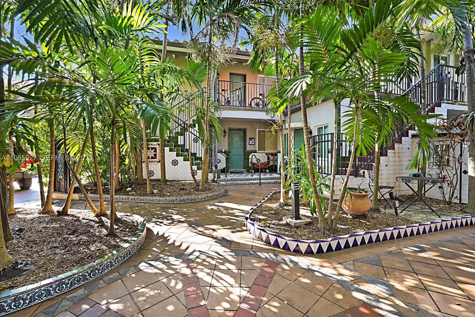 8142 Byron Ave # 3, Miami Beach FL 33141 photo 4